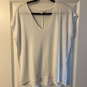 Market & Spruce white v-neck top